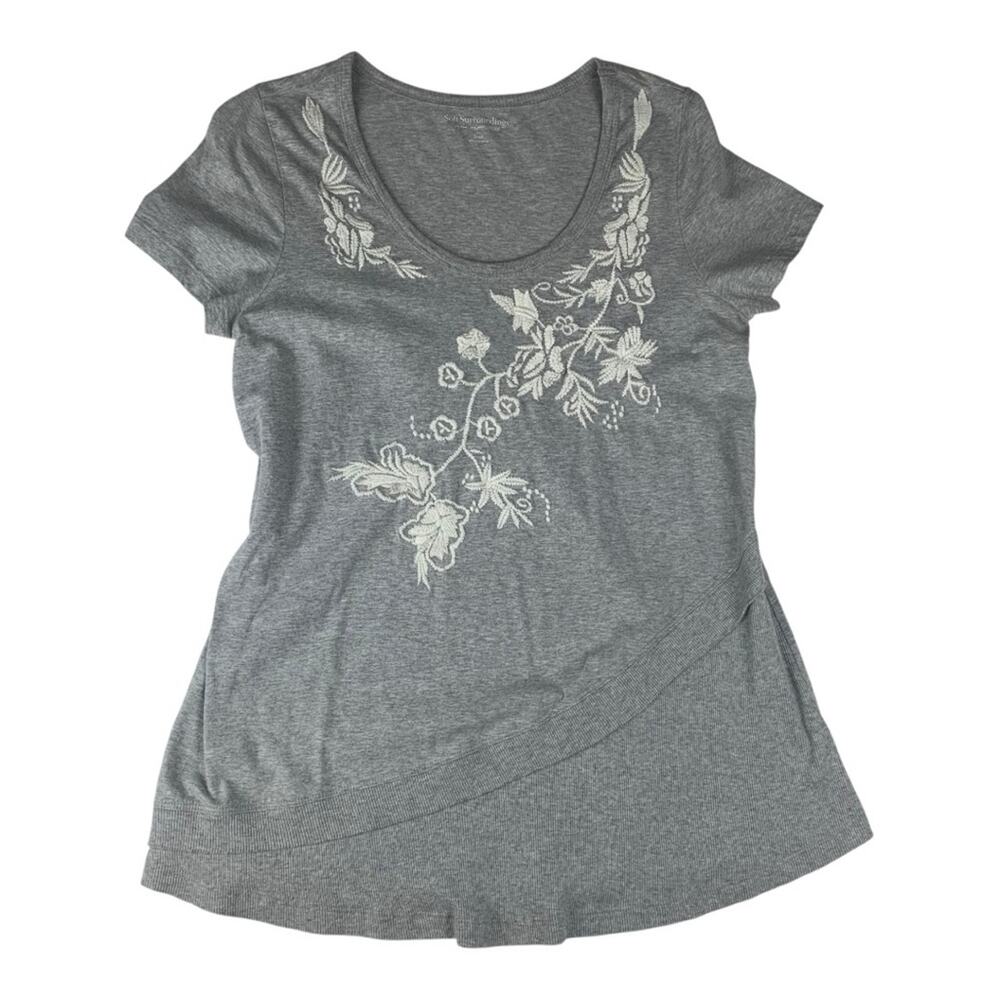 Soft Surroundings size small Gray Floral Short Sleeve Tee white embroideryJohnny